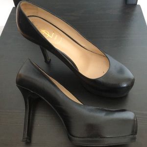 Saint Laurent Black Tribute Leather Platform Heel